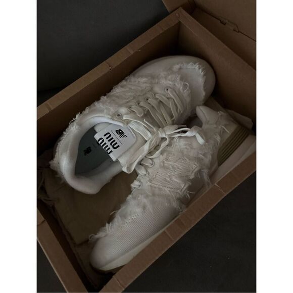 AUTHENTIC Miu Miu New Balance 574 White Freyed Corduroy Sneakers Womens Size 9 - Picture 5 of 5